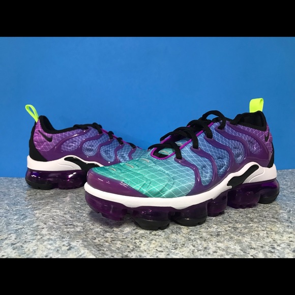 nike air vapormax plus violet